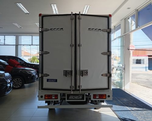 effa_v21_cabine_simples_2026_Baú_Isotérmico_de_Fibra_grupo_michelin_botucatu_sp_3