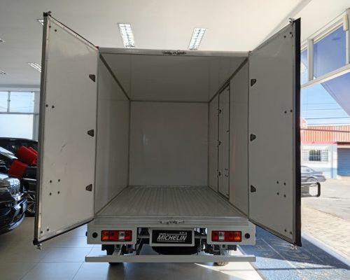 effa_v21_cabine_simples_2026_Baú_Isotérmico_de_Fibra_grupo_michelin_botucatu_sp_6