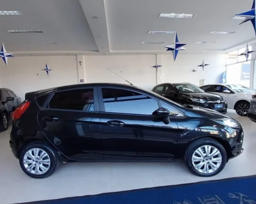 ford-fiesta-hatch-se-2016-grupo-michelin -botucatu (5)
