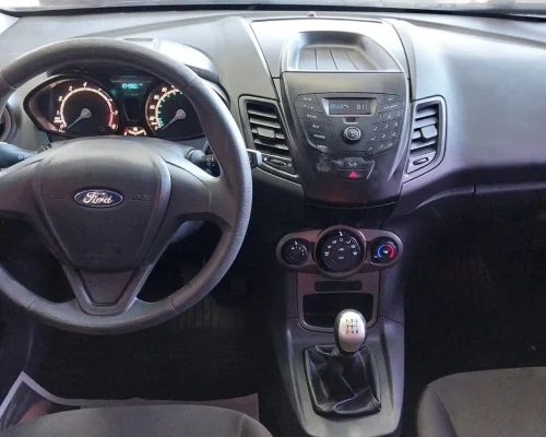 ford-fiesta-hatch-se-2016-grupo-michelin -botucatu (9)