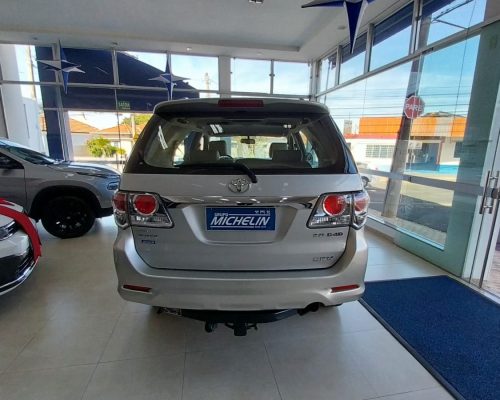 toyota_hilux_SW4_SRV_2013_grupo_michelin_botucatu_sp